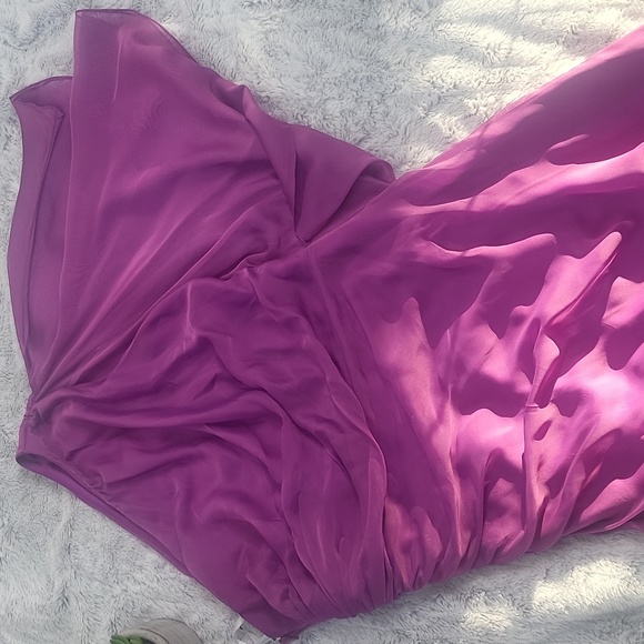 Tadashi Shoji fuschia column one shoulder gown sz 12 - Picture 7 of 16